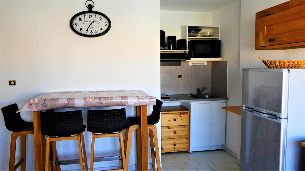 Riviere_flamants_vue_cuisine_coin_repas