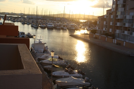 Riviere-les-Flamants-vue-port-crépuscule