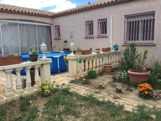 LOCATION VIC LA GARDIOLE CASTEL CHARLES (4)